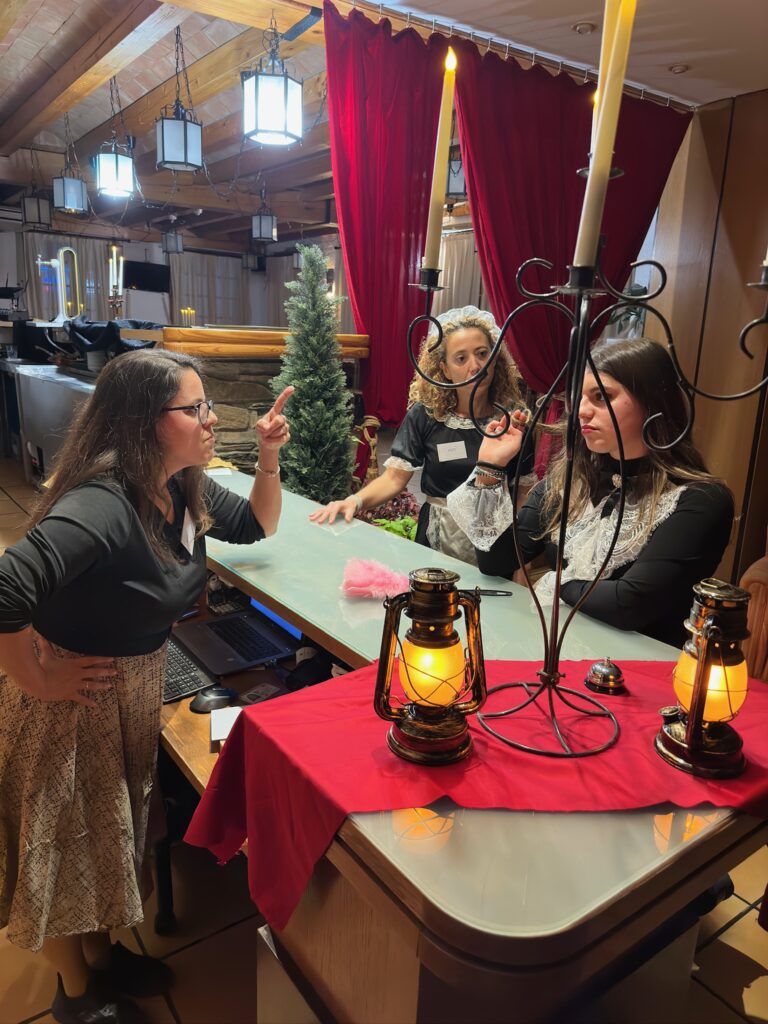 joc en viu hemos creado un juego en un hotel, llevando el cluedo en vivo jugado durante un fin de semana. 